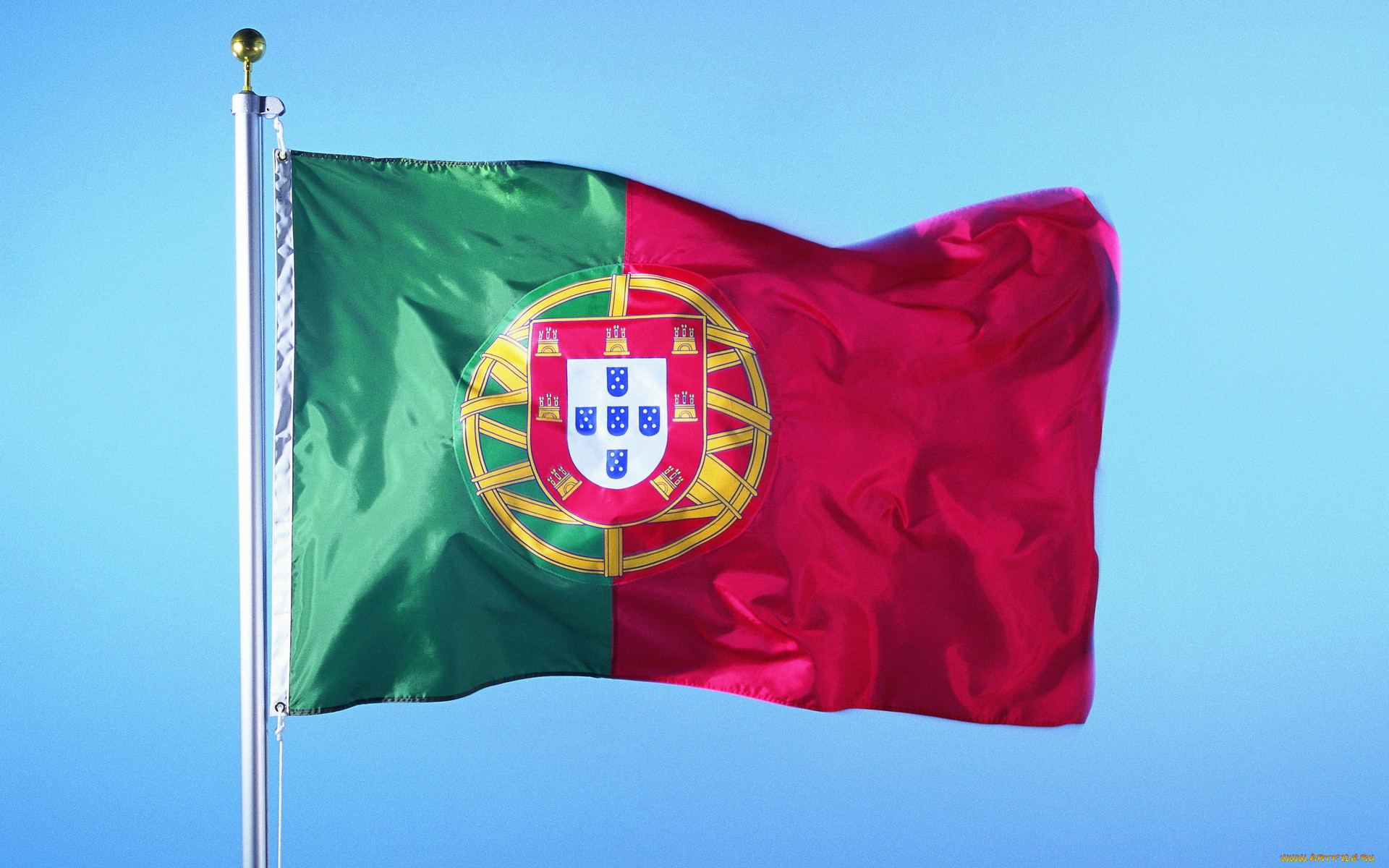 Флаги. Флаг Португалии флаг Португалии. Флаг Португалия 90x150. Флаг Португалии 2020. Португальцы с флагом.